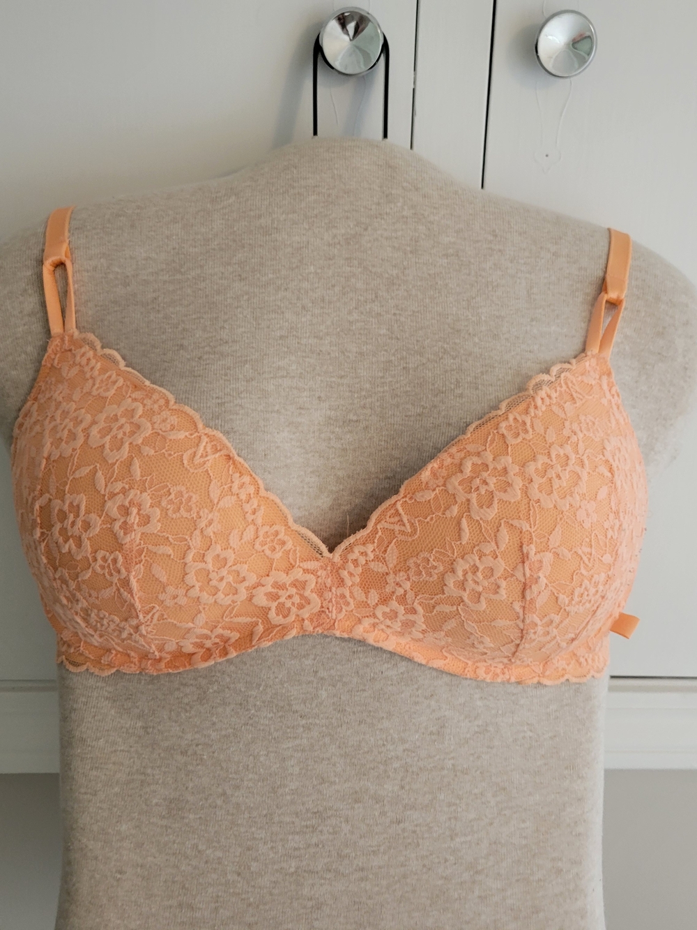 Victoria's Secret Wireless Bra 32DD